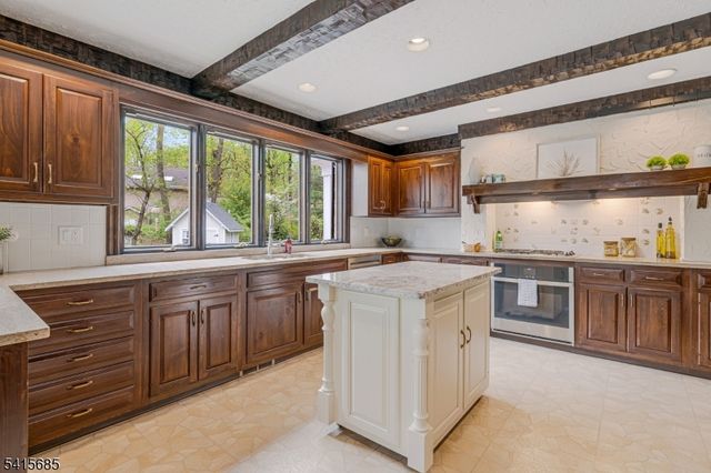 167 Ridge Rd, Watchung Boro, NJ 07069