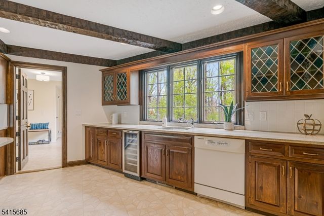 167 Ridge Rd, Watchung Boro, NJ 07069