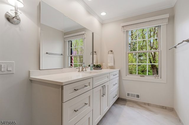 167 Ridge Rd, Watchung Boro, NJ 07069