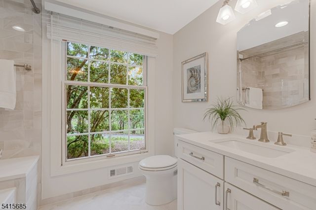 167 Ridge Rd, Watchung Boro, NJ 07069