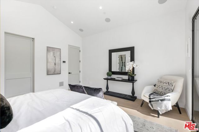 14602 Morrison Street, Sherman Oaks, CA 91403