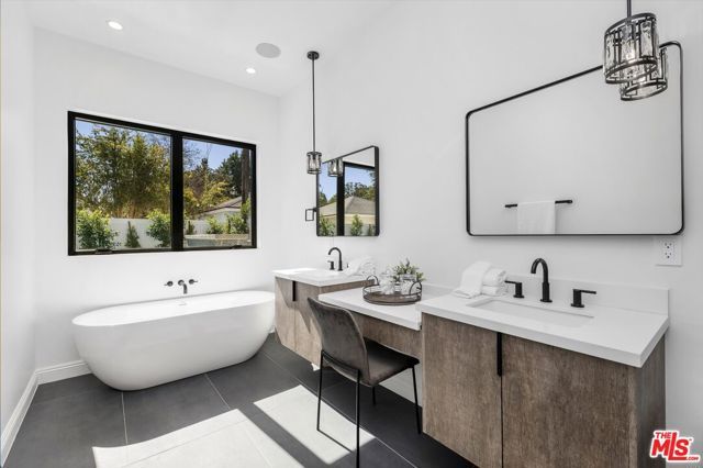 14602 Morrison Street, Sherman Oaks, CA 91403