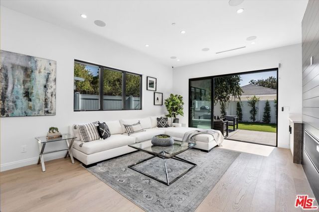 14602 Morrison Street, Sherman Oaks, CA 91403