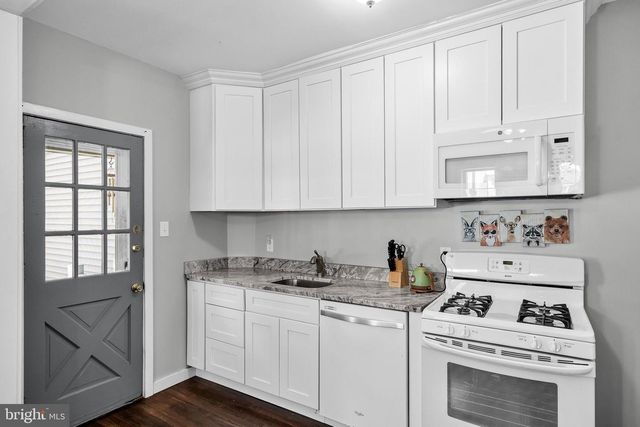 25 E CLINTON AVE, Oaklyn, NJ 08107