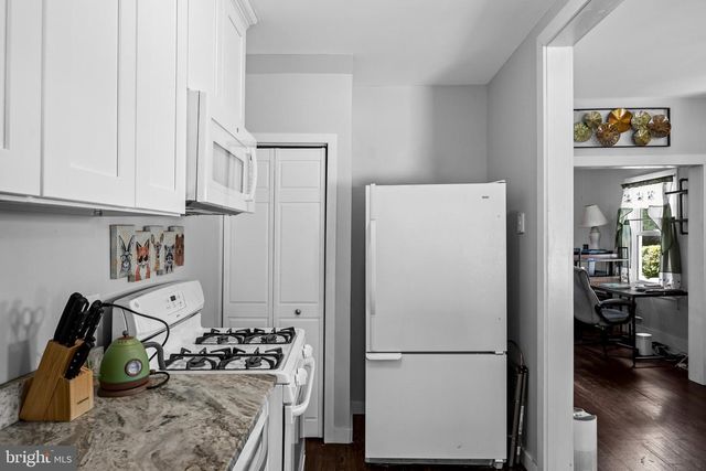 25 E CLINTON AVE, Oaklyn, NJ 08107