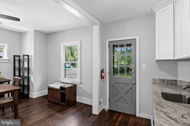 25 E CLINTON AVE, Oaklyn, NJ 08107