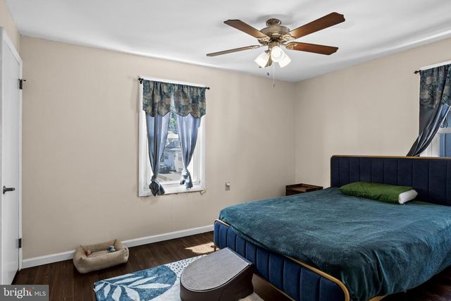 25 E CLINTON AVE, Oaklyn, NJ 08107