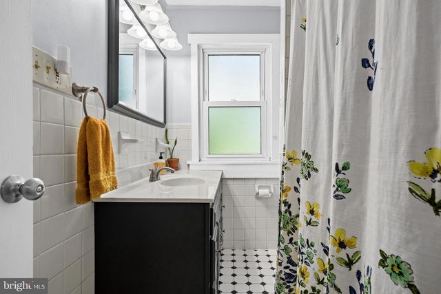 25 E CLINTON AVE, Oaklyn, NJ 08107