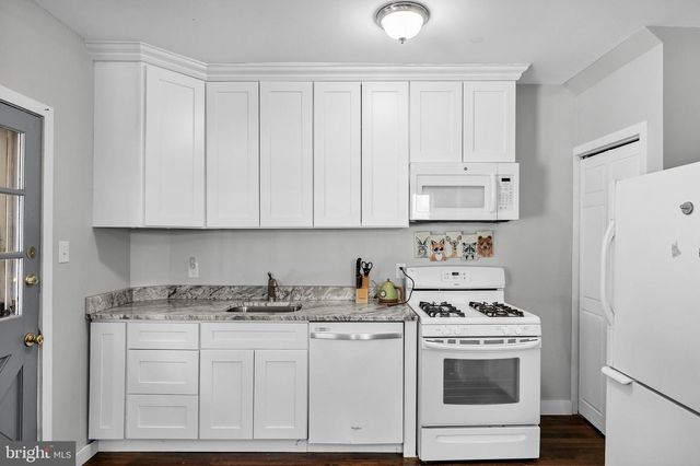 25 E CLINTON AVE, Oaklyn, NJ 08107