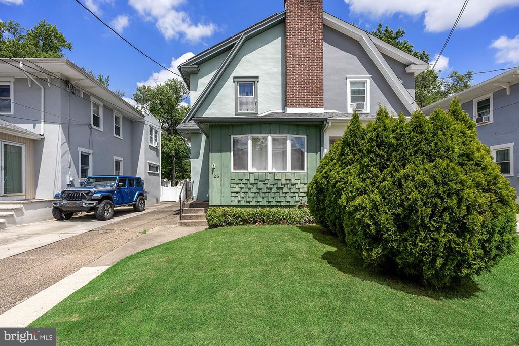 25 E CLINTON AVE, Oaklyn, NJ 08107