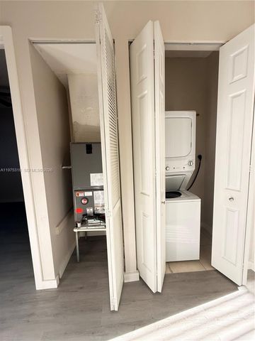 978 NE 42nd Pl 978, Homestead, FL 33033