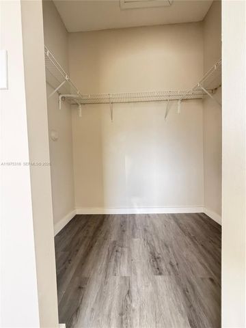 978 NE 42nd Pl 978, Homestead, FL 33033