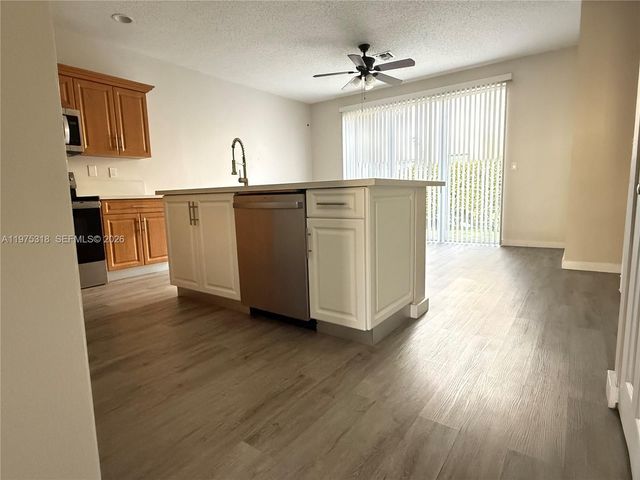 978 NE 42nd Pl 978, Homestead, FL 33033