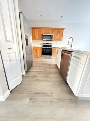 978 NE 42nd Pl 978, Homestead, FL 33033