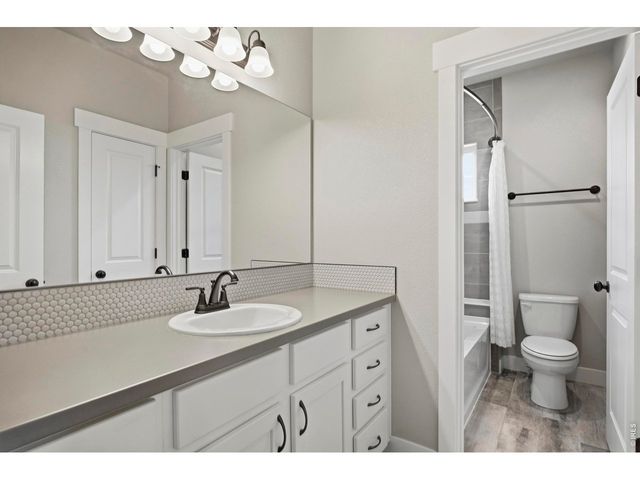 1690 W 50th St, Loveland, CO 80538