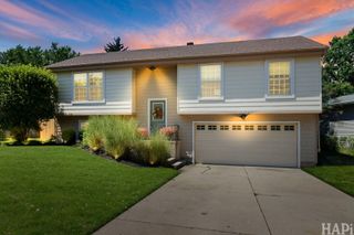 4902 Pyndale Drive, Mchenry, IL 60050
