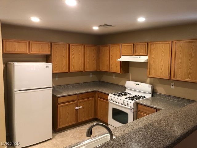 842 Trout Stream Court, Henderson, NV 89052