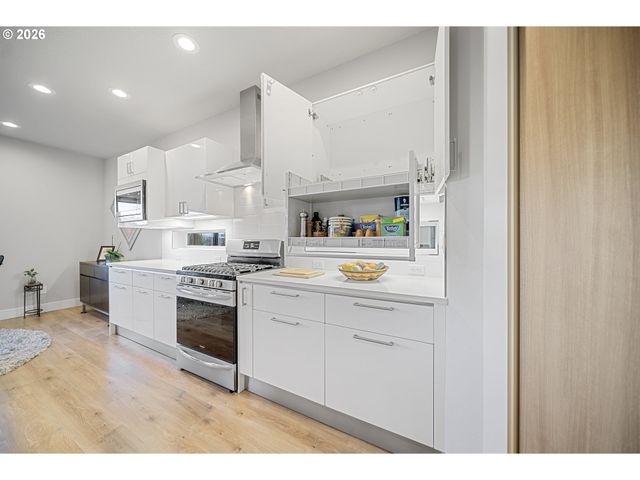 9970 Se Wood Fern St, Happy Valley, OR 97086