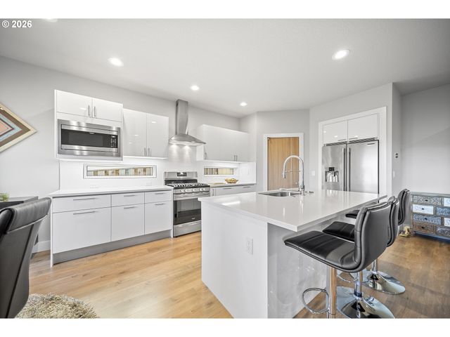 9970 Se Wood Fern St, Happy Valley, OR 97086