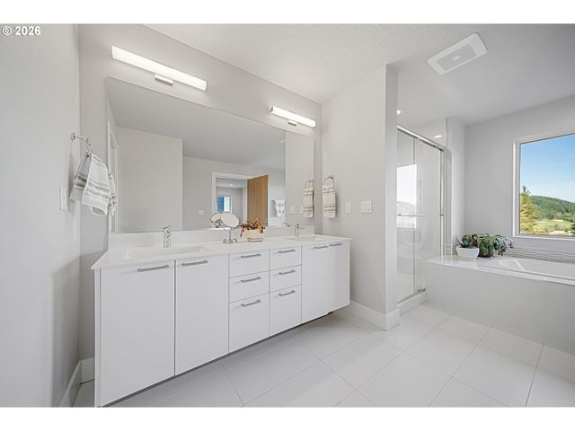 9970 Se Wood Fern St, Happy Valley, OR 97086