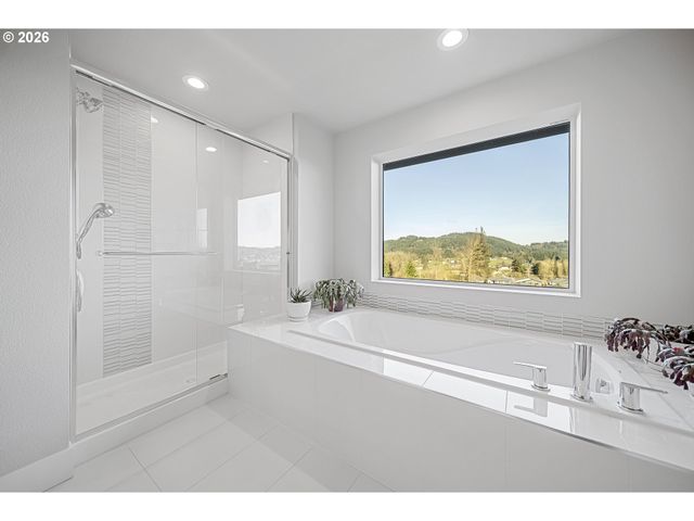 9970 Se Wood Fern St, Happy Valley, OR 97086