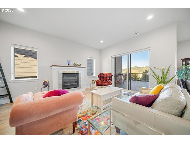 9970 Se Wood Fern St, Happy Valley, OR 97086