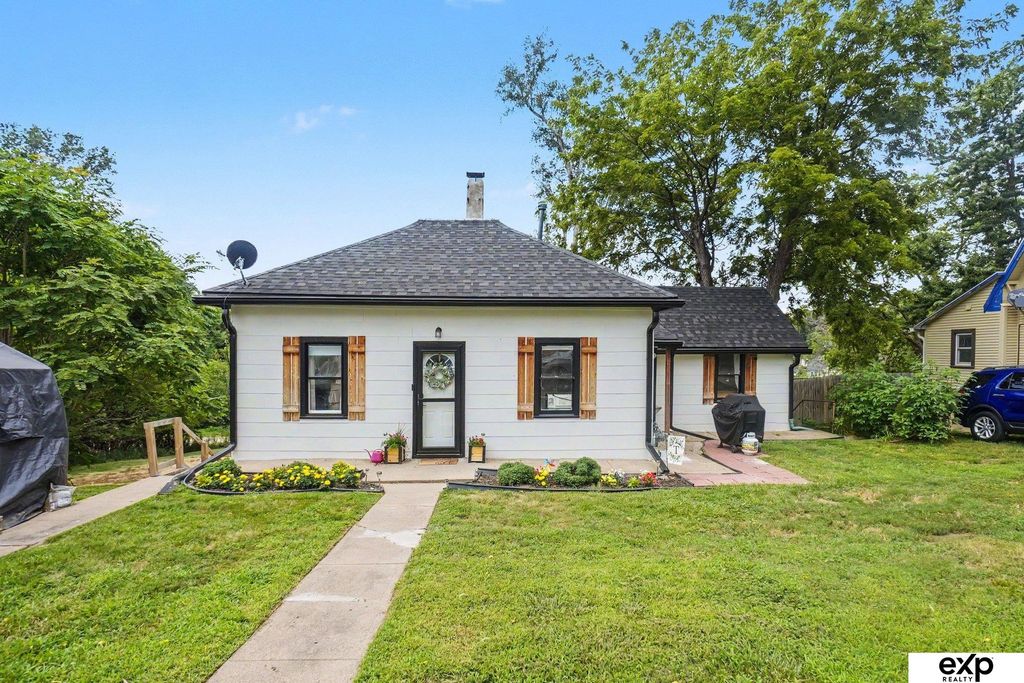 730 S 10th Street, Plattsmouth, NE 68048
