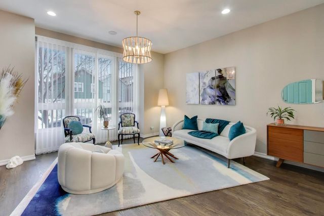 1632 W Ohio Street, Chicago, IL 60622