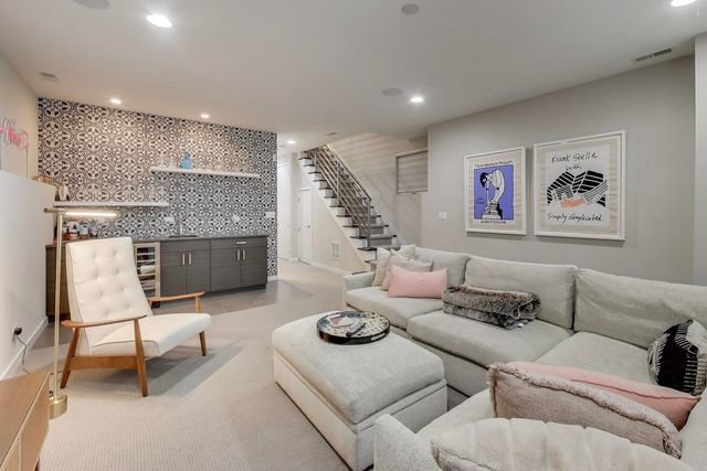 1632 W Ohio Street, Chicago, IL 60622