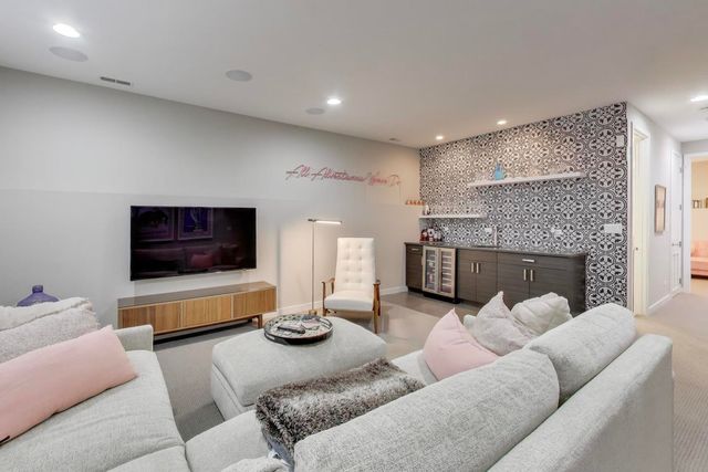 1632 W Ohio Street, Chicago, IL 60622