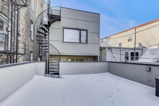 1632 W Ohio Street, Chicago, IL 60622