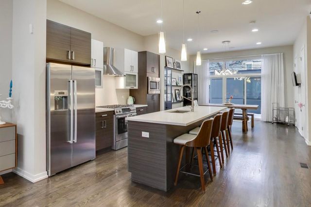 1632 W Ohio Street, Chicago, IL 60622