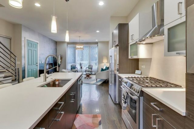 1632 W Ohio Street, Chicago, IL 60622