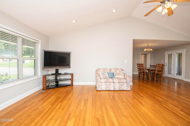 1616 Ellis Woods Loop, Sevierville, TN 37876