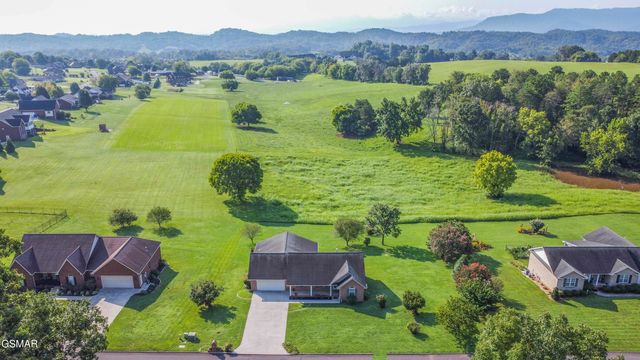 1616 Ellis Woods Loop, Sevierville, TN 37876