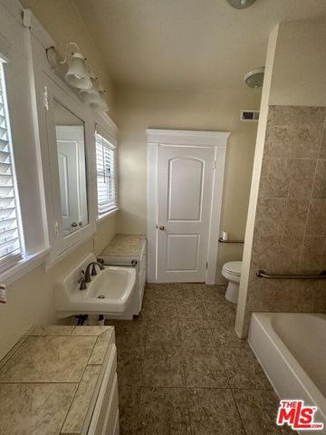 1404 S St. Andrews Place, Los Angeles, CA 90019