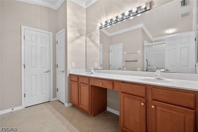 9550 Hemingway LN, Fort Myers, FL 33913
