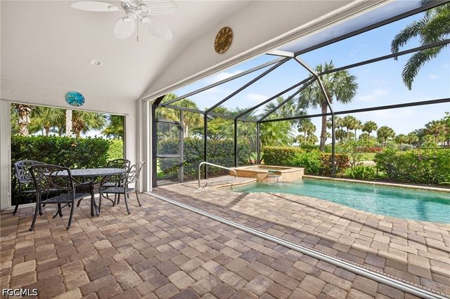 9550 Hemingway LN, Fort Myers, FL 33913
