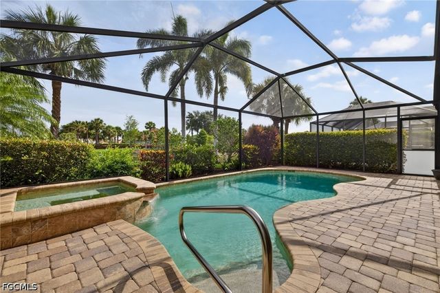 9550 Hemingway LN, Fort Myers, FL 33913