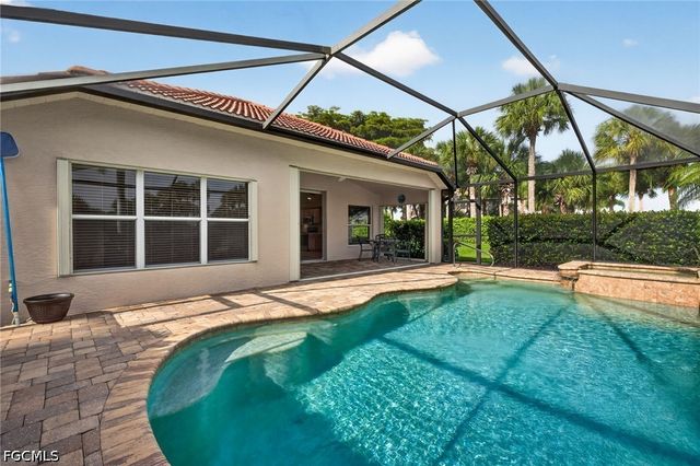9550 Hemingway LN, Fort Myers, FL 33913