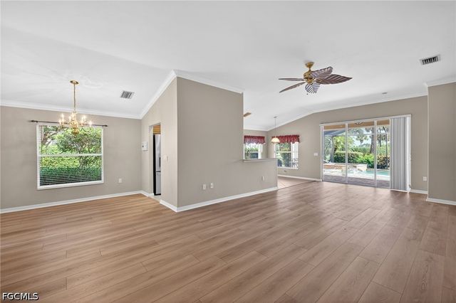 9550 Hemingway LN, Fort Myers, FL 33913