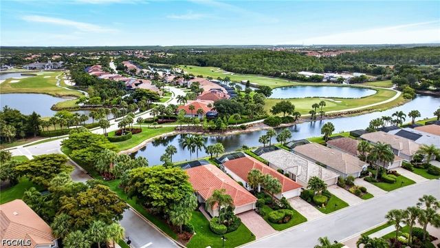 9550 Hemingway LN, Fort Myers, FL 33913