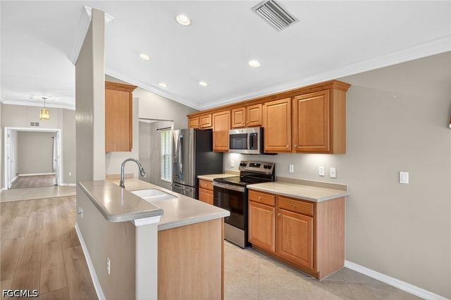 9550 Hemingway LN, Fort Myers, FL 33913