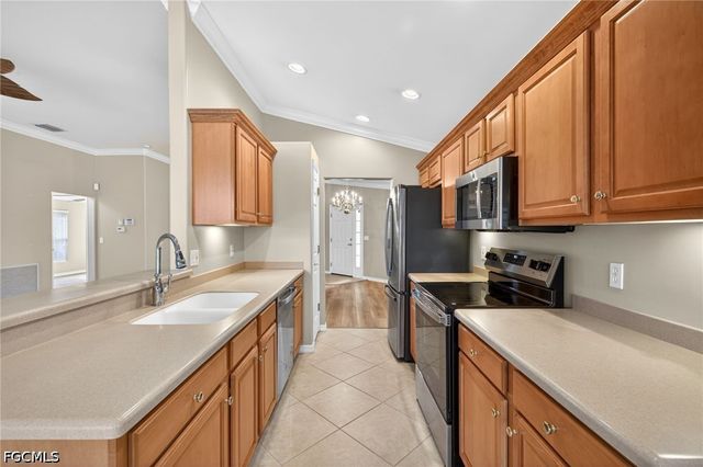 9550 Hemingway LN, Fort Myers, FL 33913