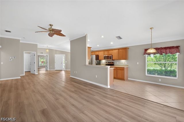 9550 Hemingway LN, Fort Myers, FL 33913