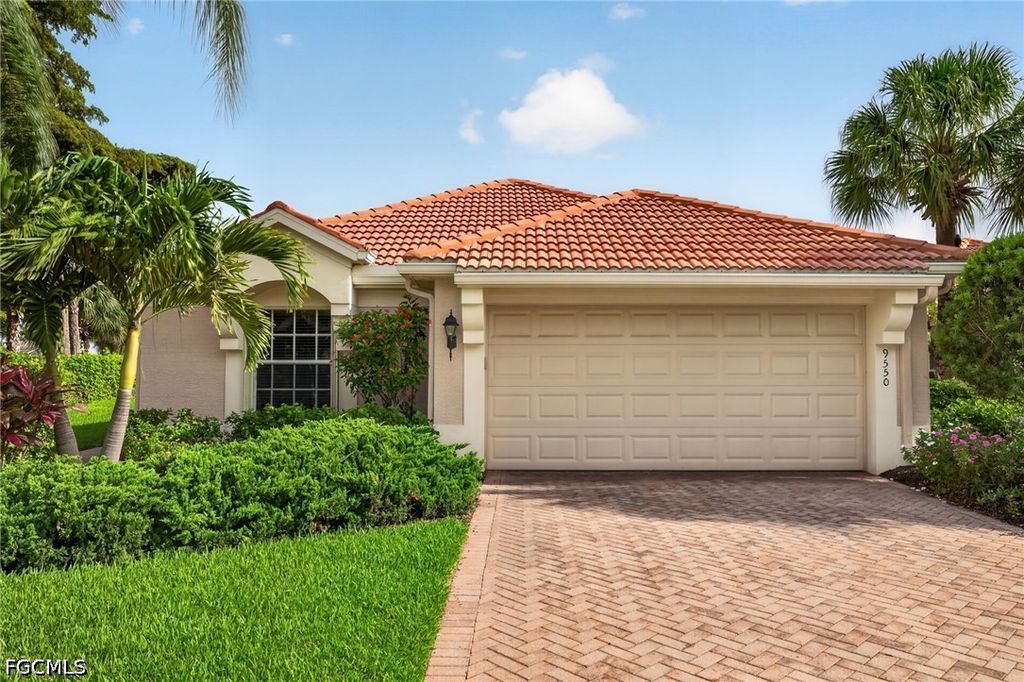 9550 Hemingway LN, Fort Myers, FL 33913