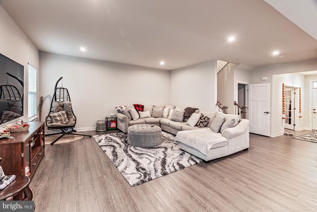 604 LONGLEAF DR, Newark, DE 19702