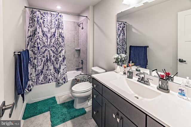 604 LONGLEAF DR, Newark, DE 19702