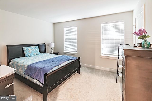 604 LONGLEAF DR, Newark, DE 19702