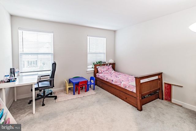 604 LONGLEAF DR, Newark, DE 19702
